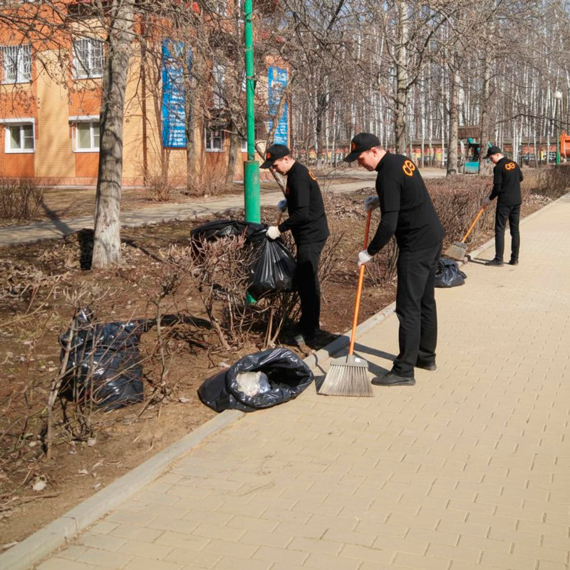 Уборка территории  в Краснодоне